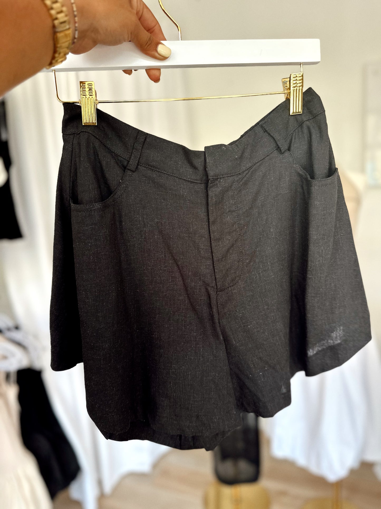 Linen shorts black