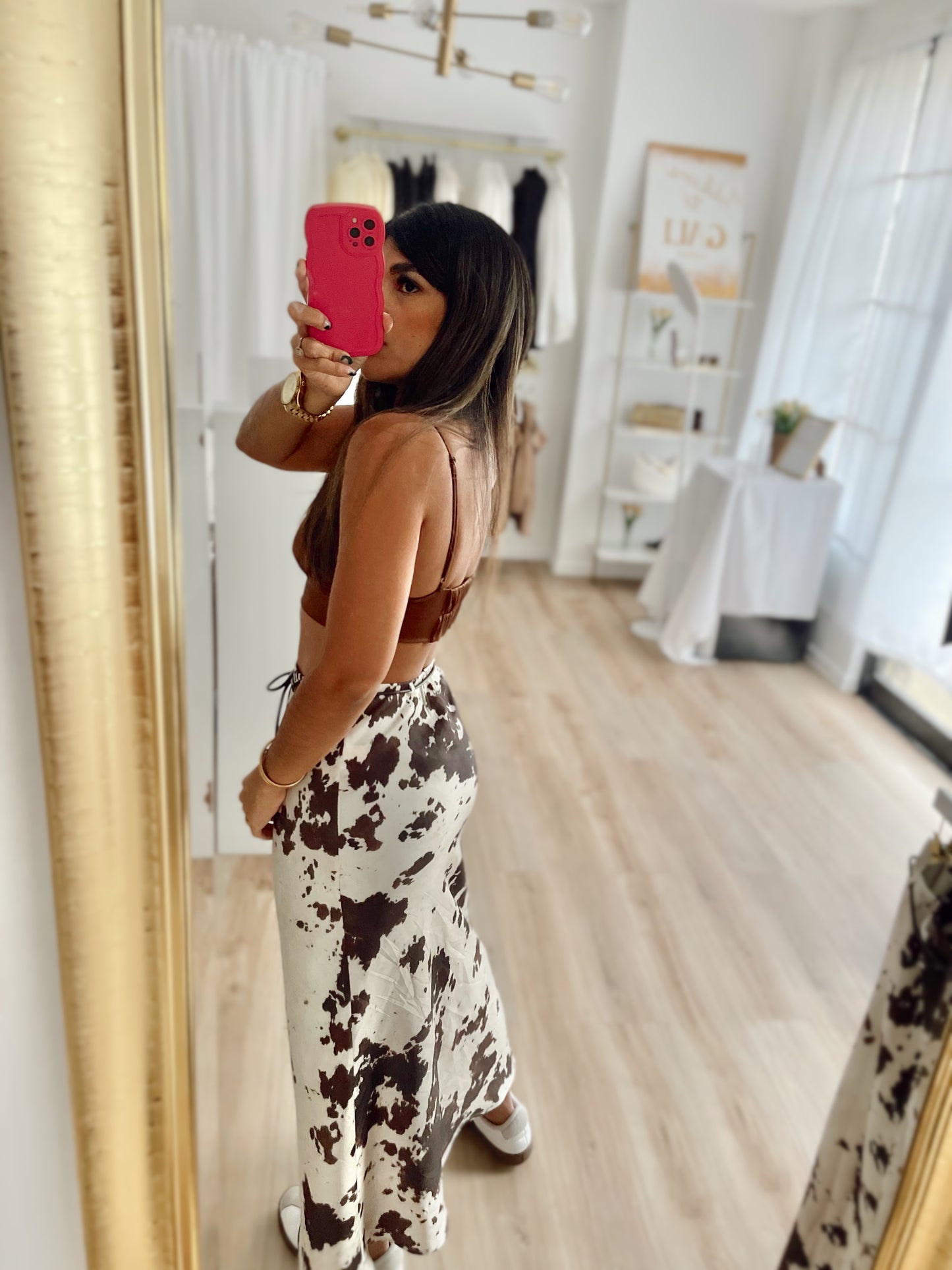 The cow satin skirt with mini belt