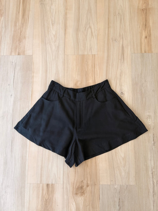 The Hamptons Linen Shorts (Black)