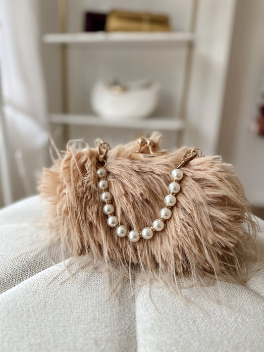 Miss Fluffy x Pearls clutch/crossbodybag (nude)