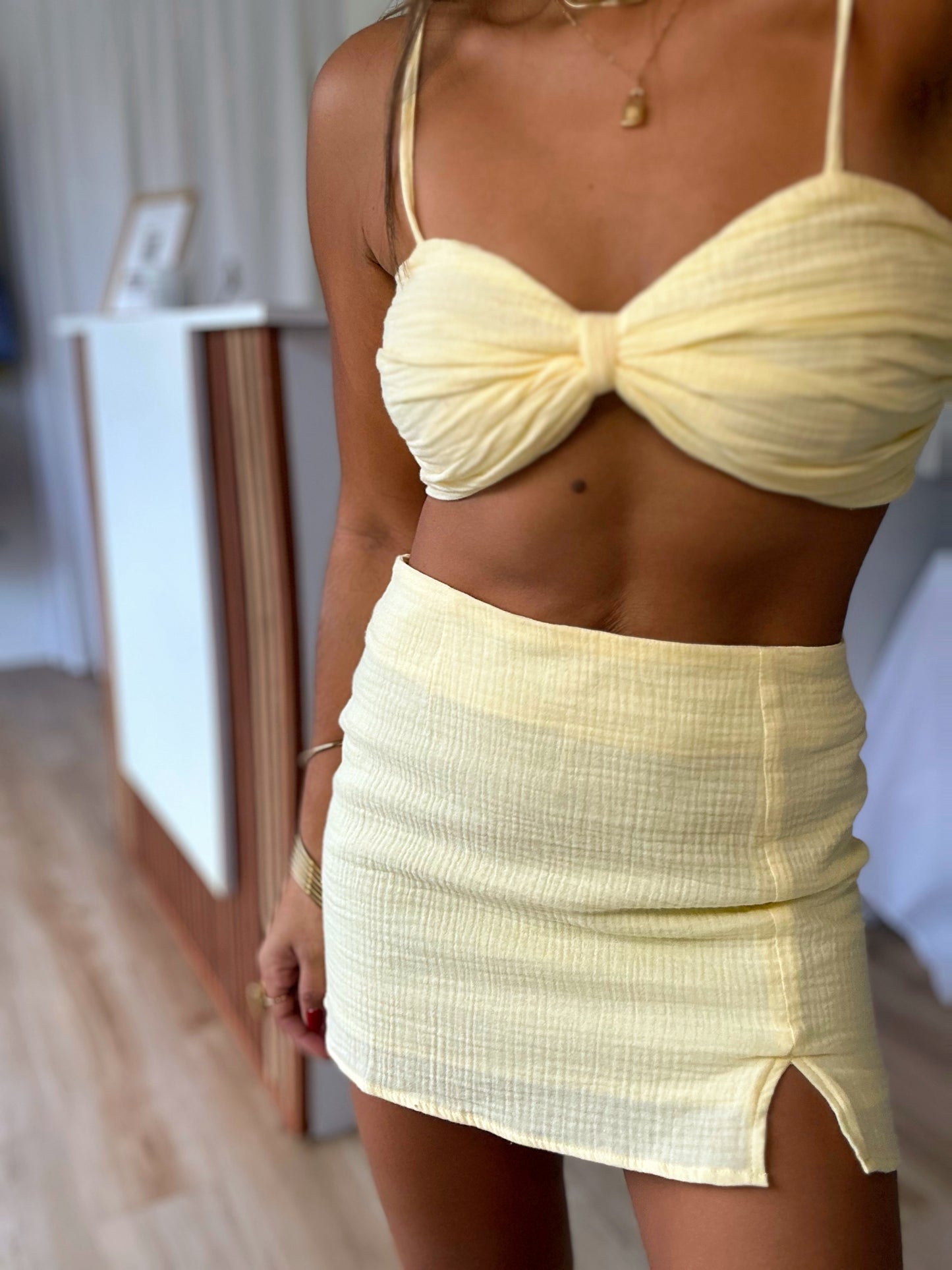 Butter yellow fresh set