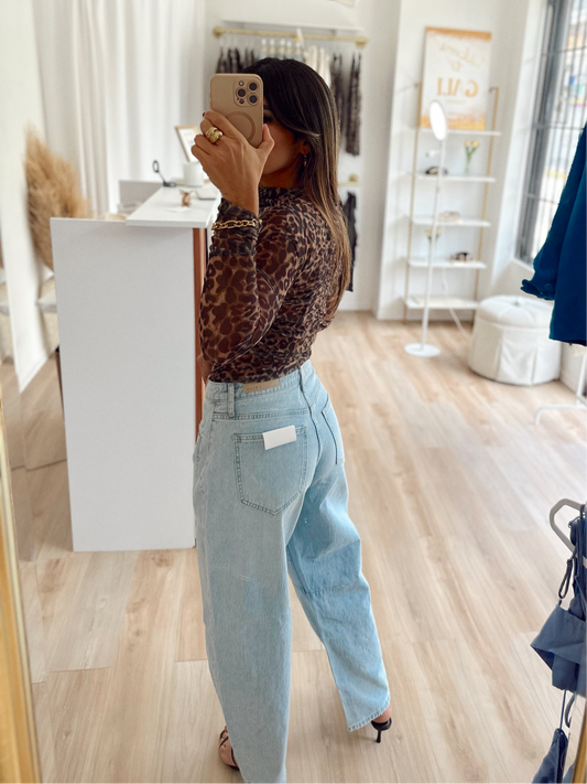 Barrel denim with pockets