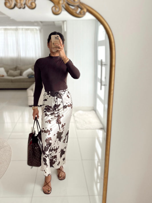 The cow satin skirt with mini belt