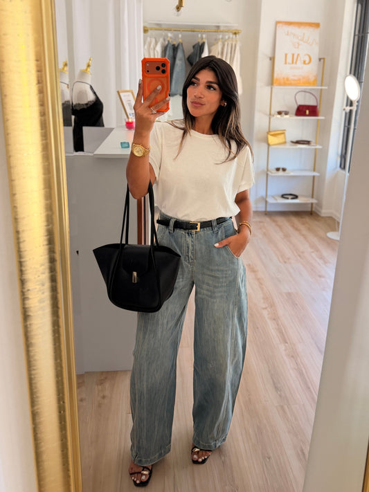 The light wash barrel denim