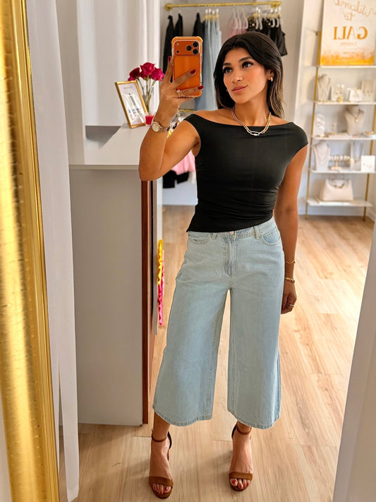 The asymmetrical stretchy top (black)