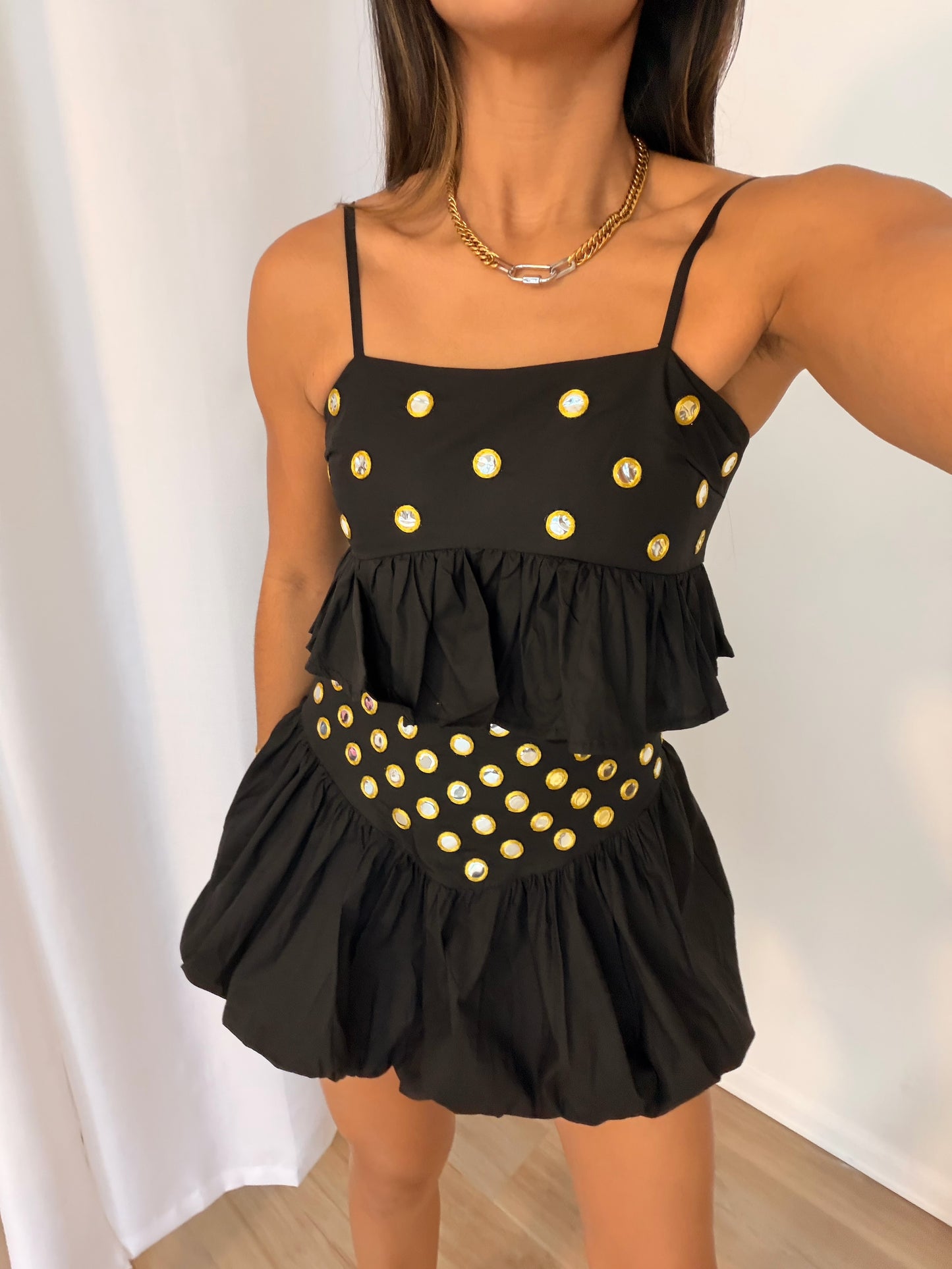 The black & gold details set