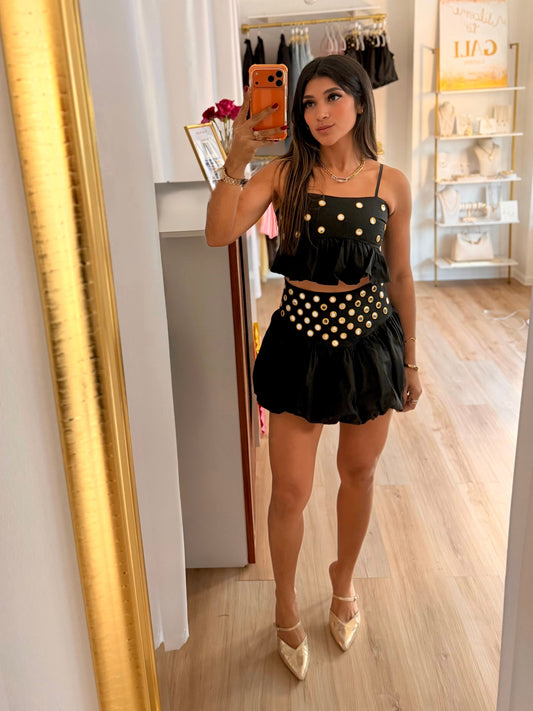 The black & gold details set