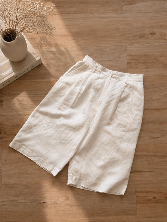 The Resort Linen Bermuda