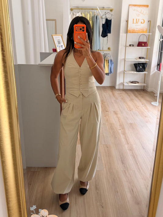 The taupe tailored trousers or balloon pants