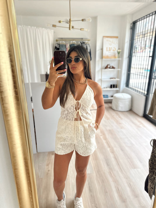 Flower ivory shorts